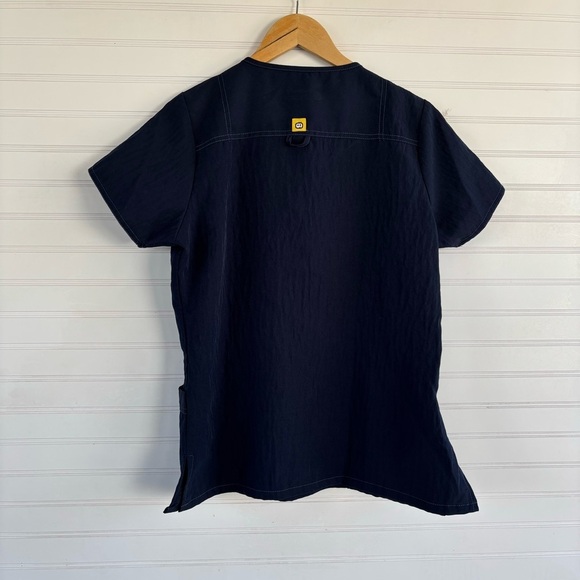 WonderWink scrub top Size S - Picture 2 of 5